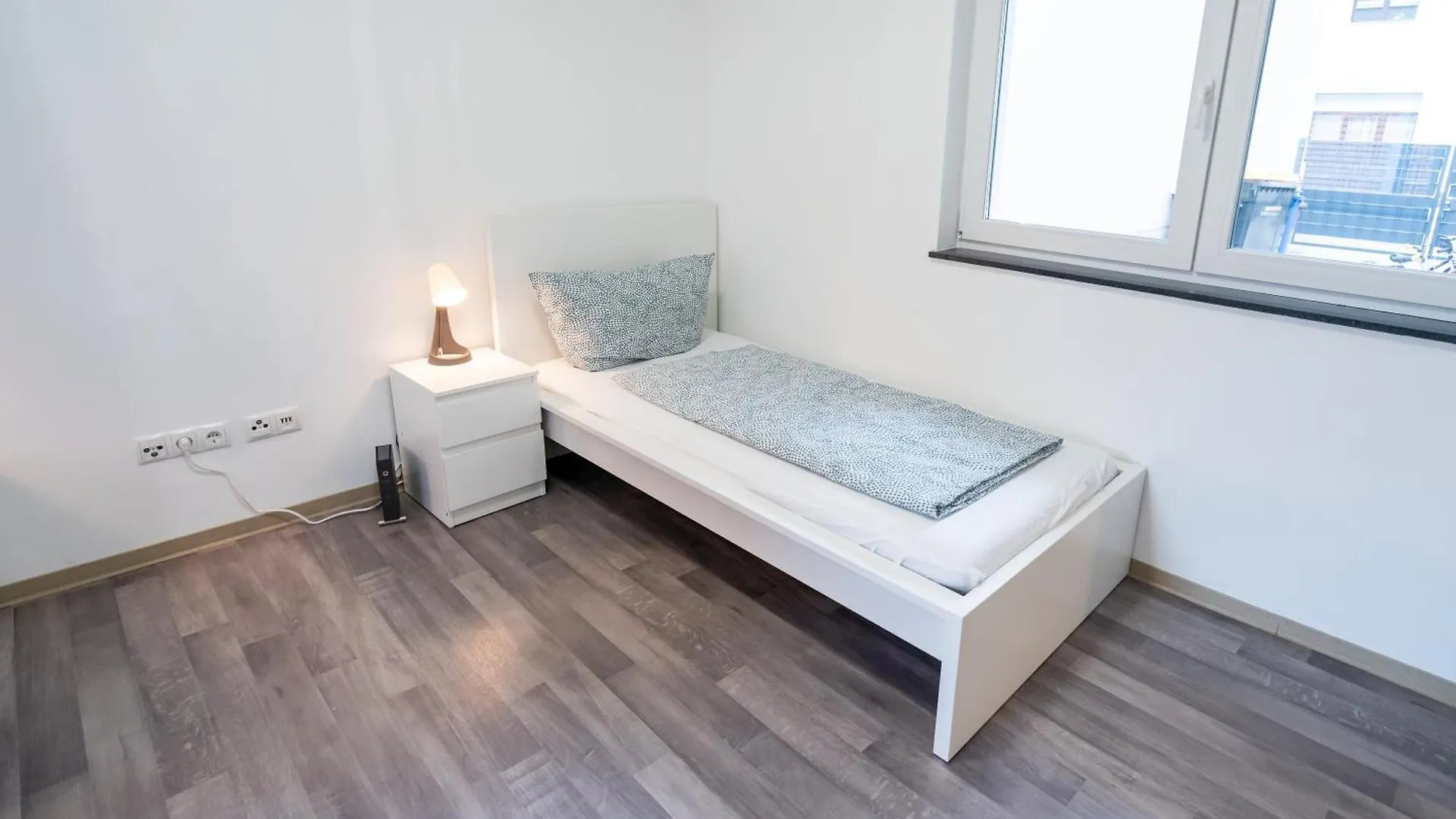 Monteurwohnungen Direkt An Der Basf Tor 5 Ludwigshafen am Rhein Apartment