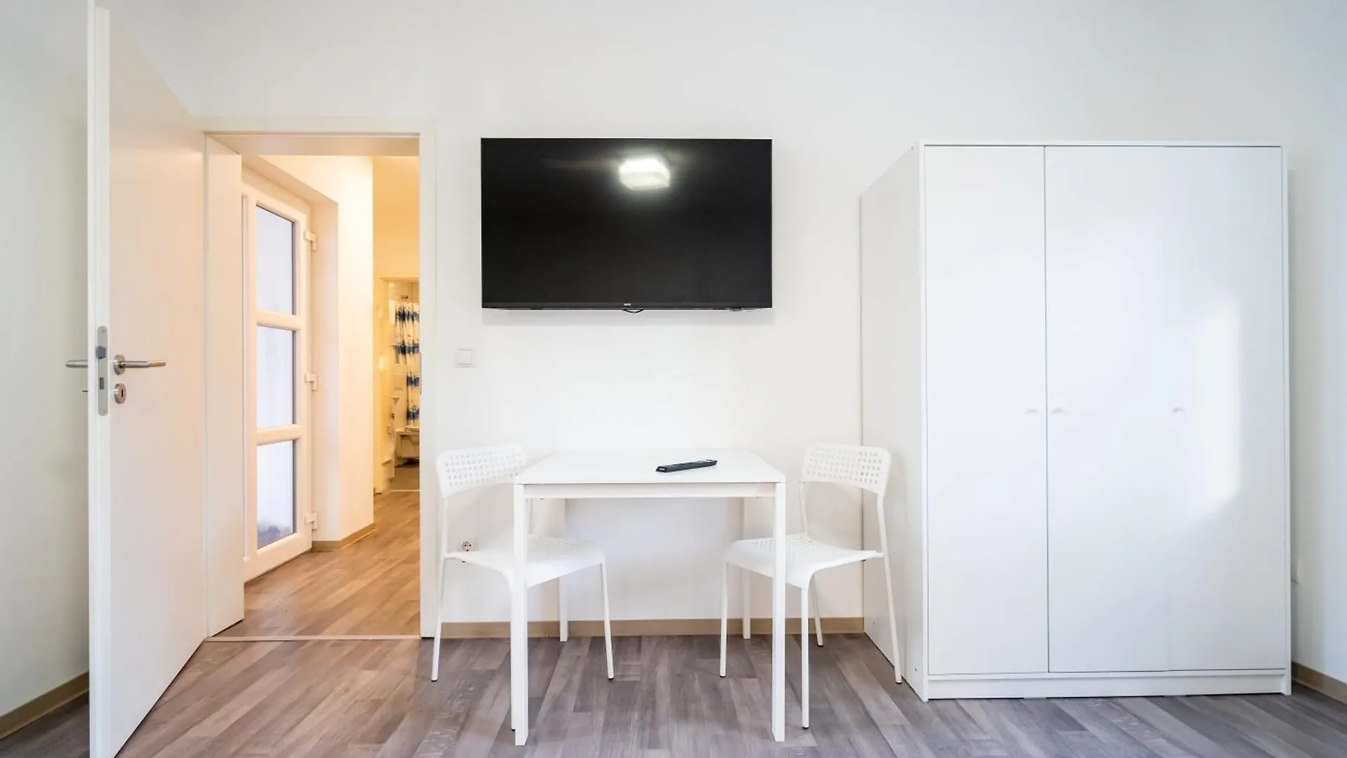 Apartment Monteurwohnungen Direkt An Der Basf Tor 5 Ludwigshafen am Rhein Germany